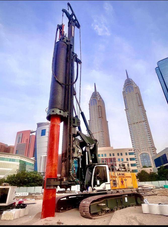 Liebherr LB 36 drilling a cased pile